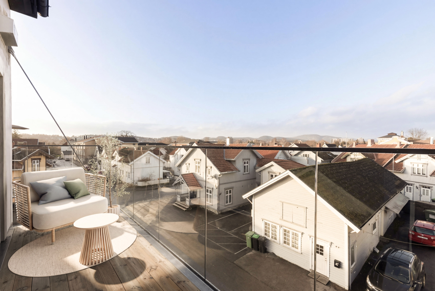 Egen terrasse med utsikt mot nordvest. Her kan kveldssolen nytes. (bildet er digitalt stylet).