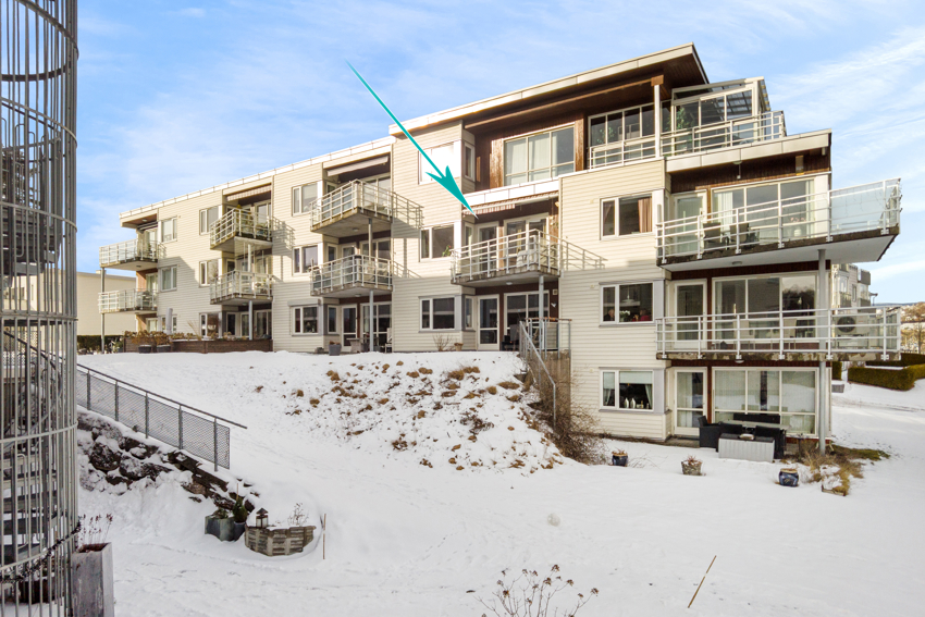 Leiligheten ligger i nest øverste etasje.